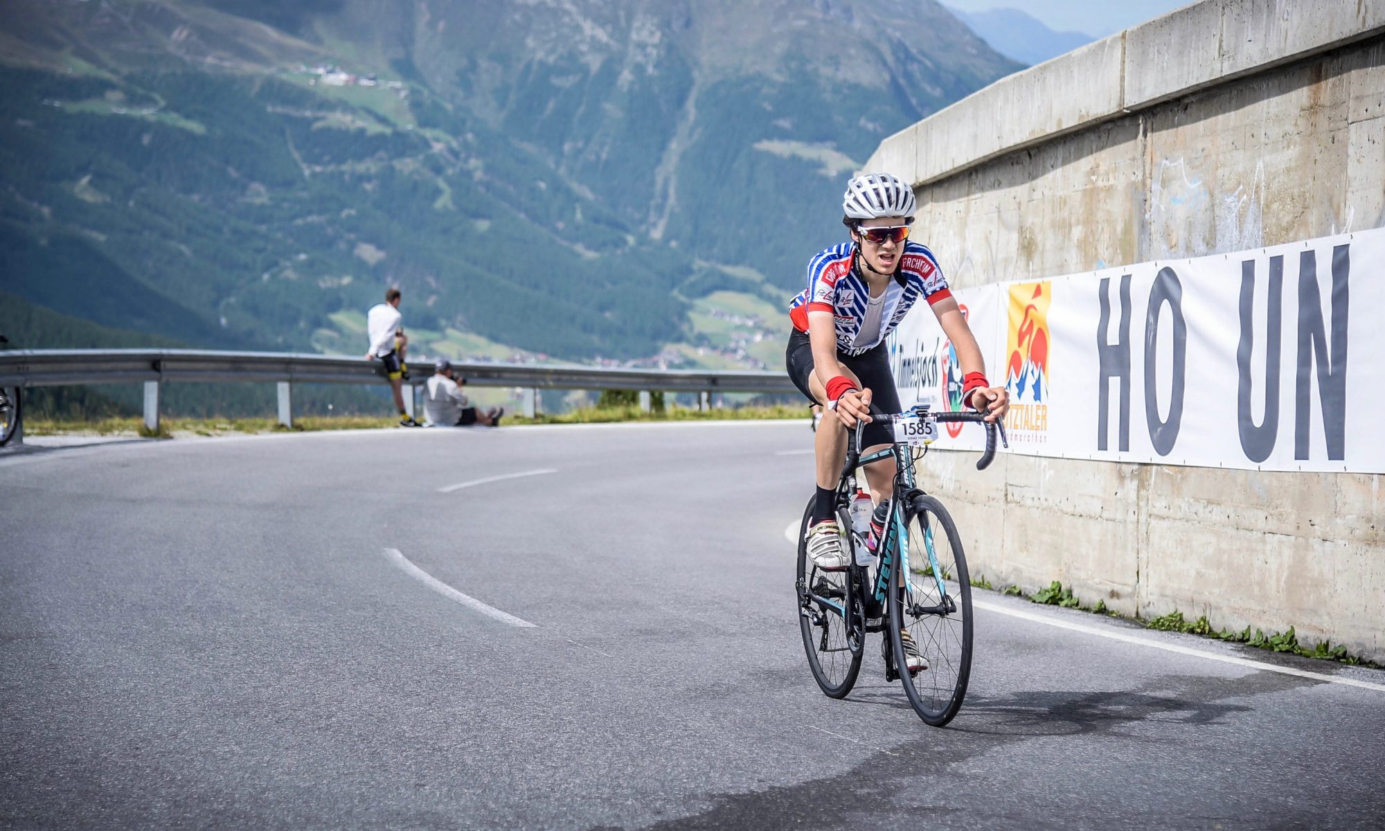 Jonas Hund auf dem Rennrad